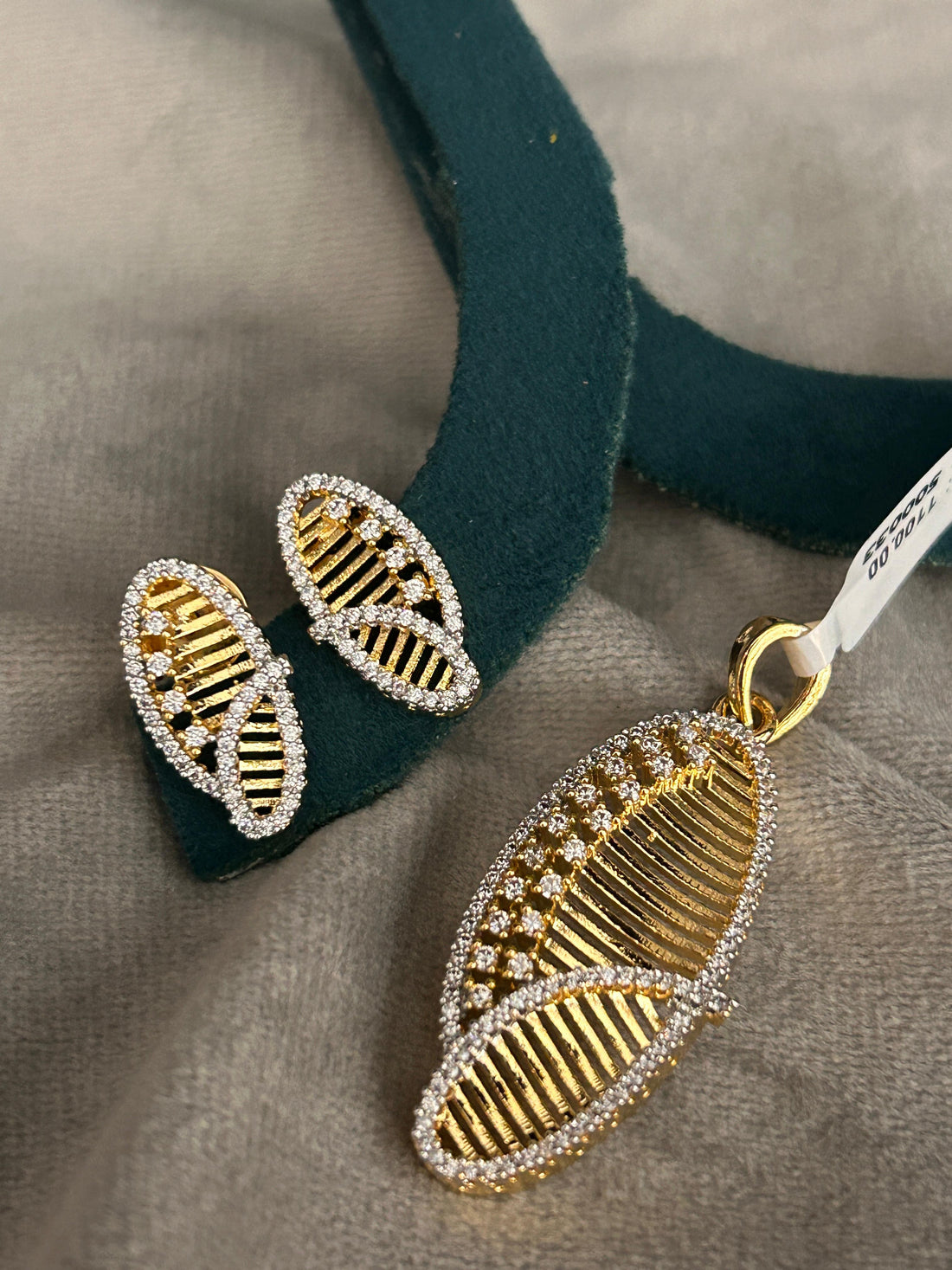 Elegant Diamond-Studded Gold Pendant Set for Women