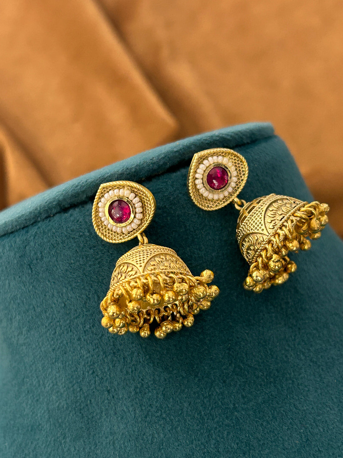 Multi-Stone Antique Kundan Necklace Set with Jhumka Earrings