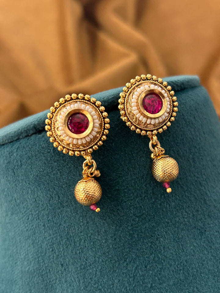 Round Antique Gold Choker Set with Ruby Center & Hanging Beads