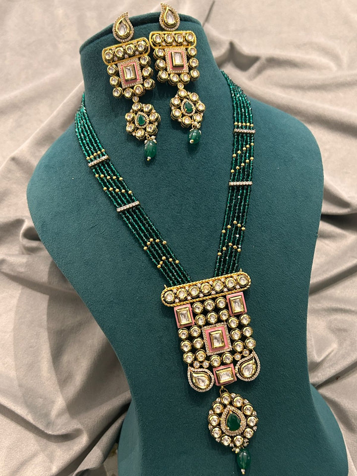 Green Beaded Kundan Pendant Necklace Set with Geometric Detailing