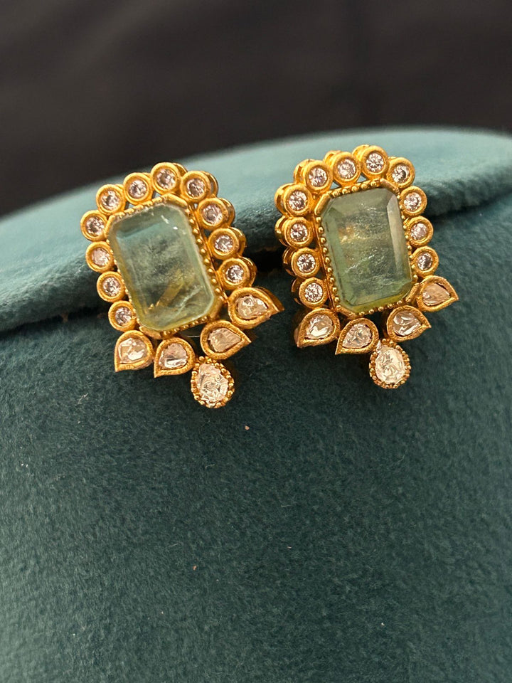 Royal Kundan Choker Necklace Set with Earrings – Gold Finish