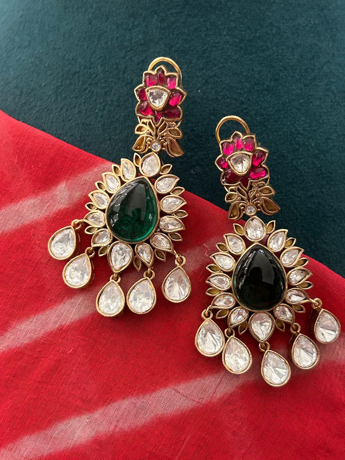 Royal Green Kundan Choker Necklace Set with Earrings & Maang Tikka