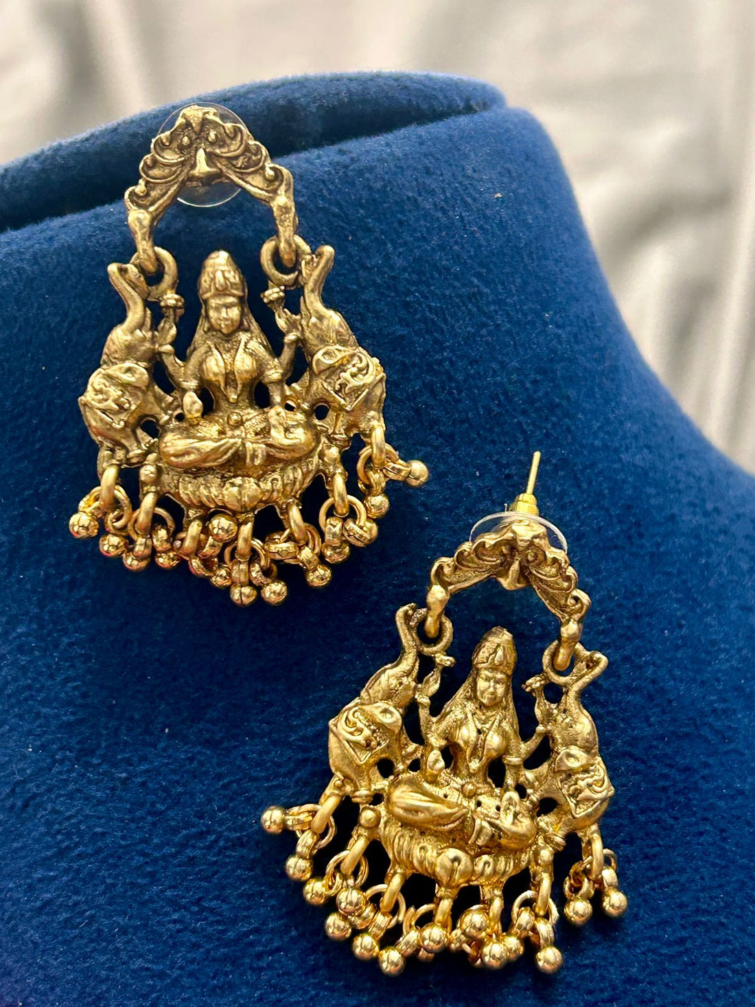 Antique Lakshmi Temple Necklace with Peacock Motifs & Earrings