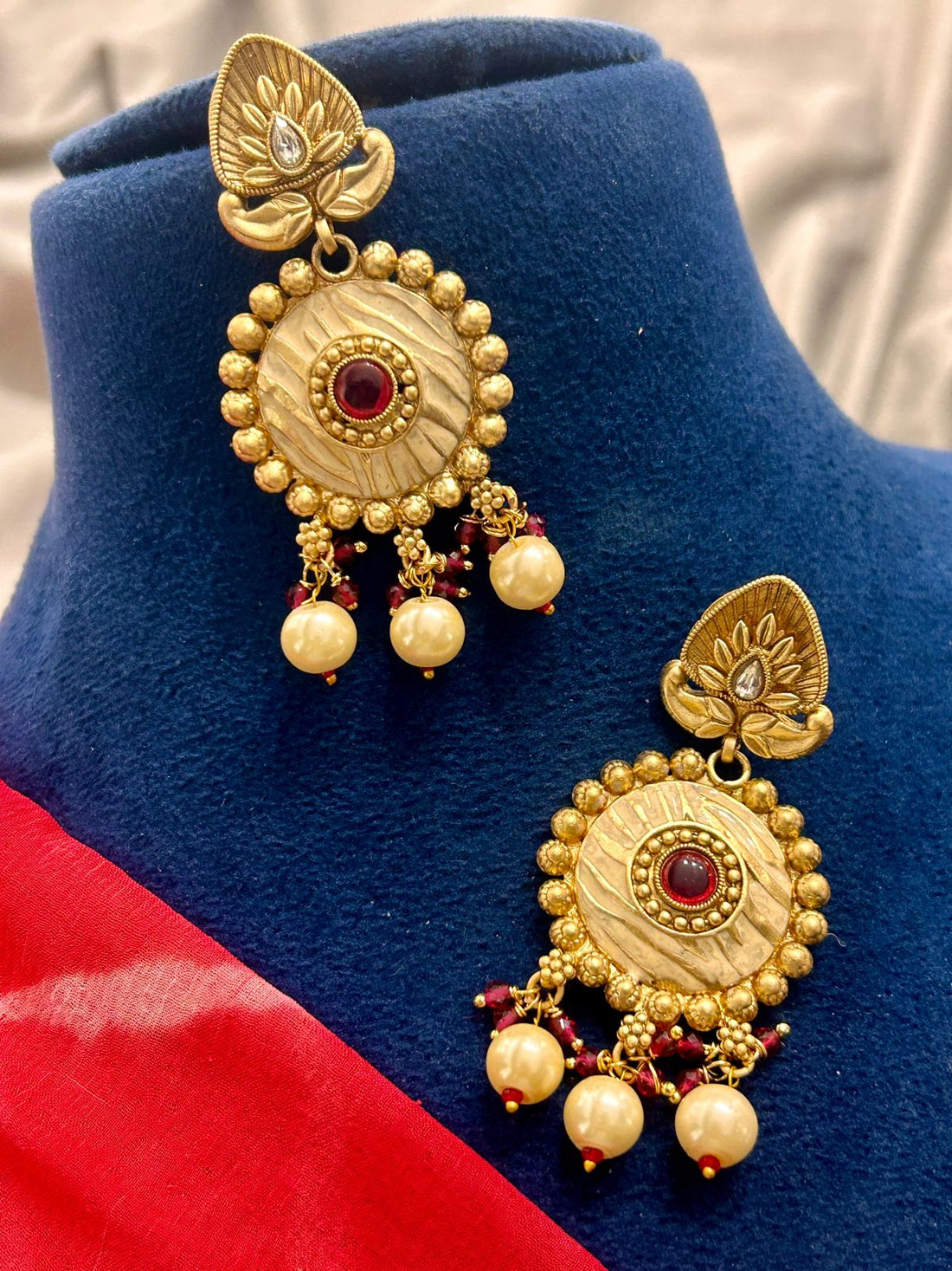Antique Gold Round Pendant Necklace with Pearl Drops & Earrings