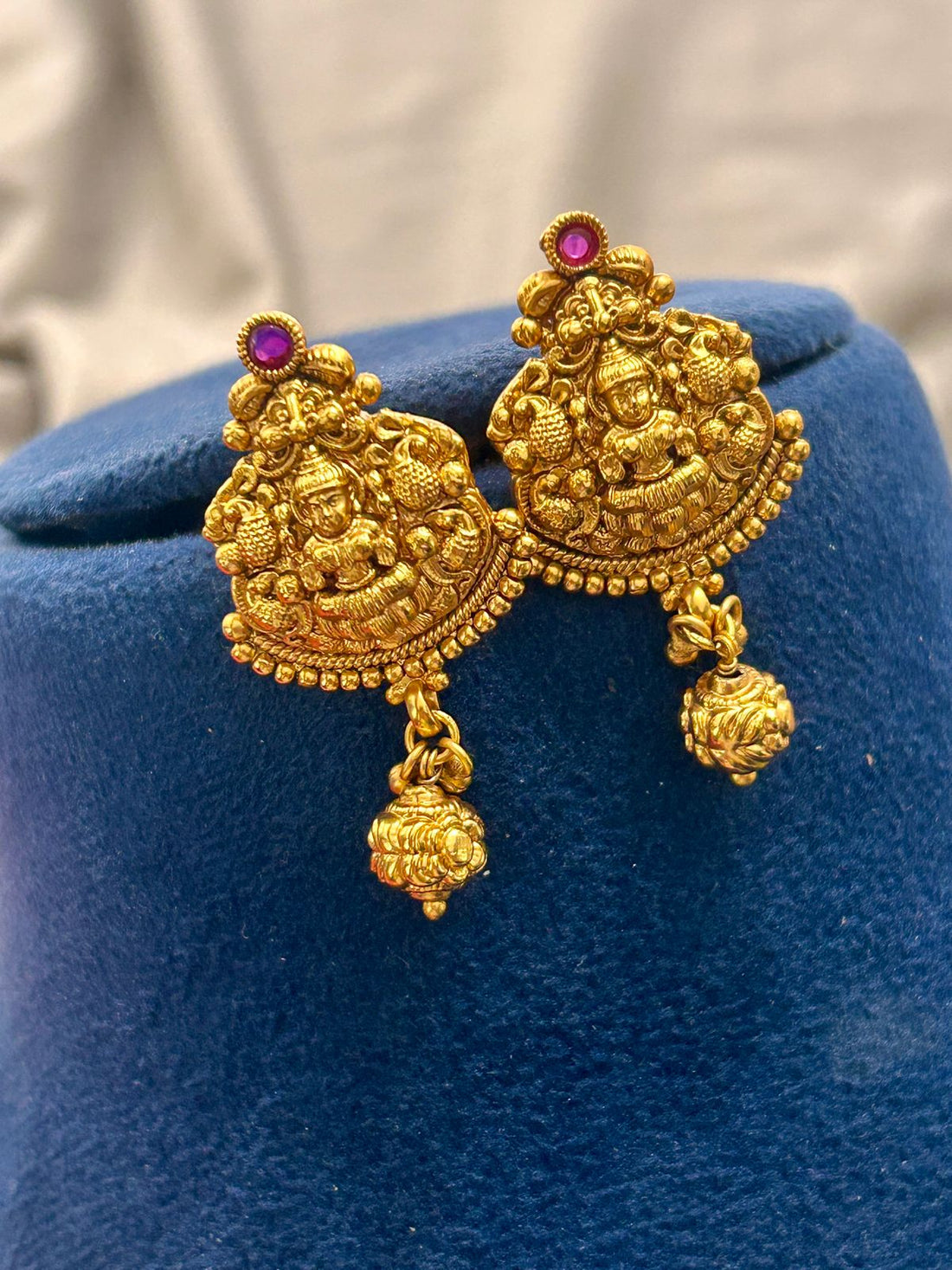 Antique Temple Lakshmi Pendant Necklace with Green Beads & Earrings