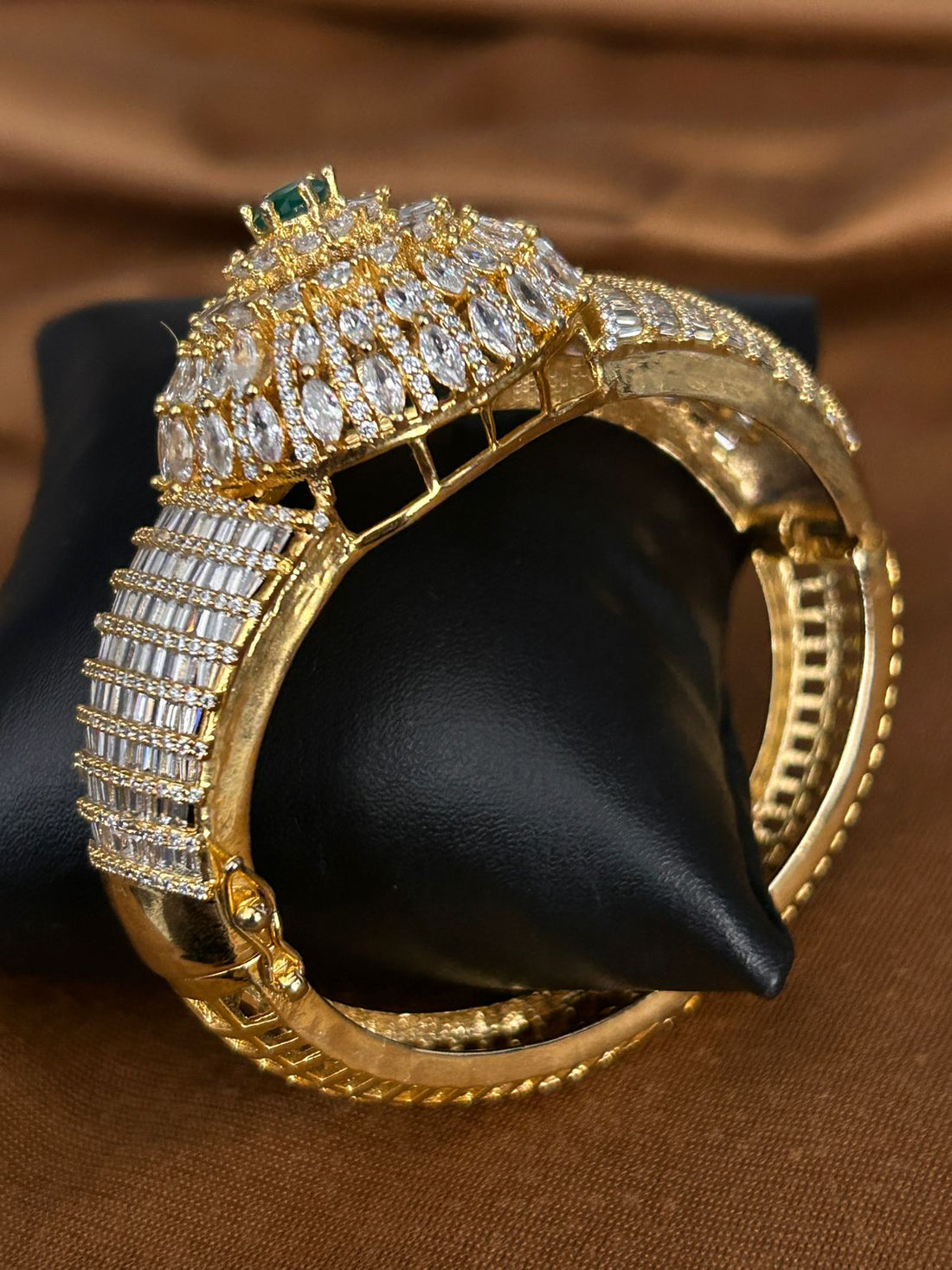 Grand Emerald & CZ Openable Bracelet