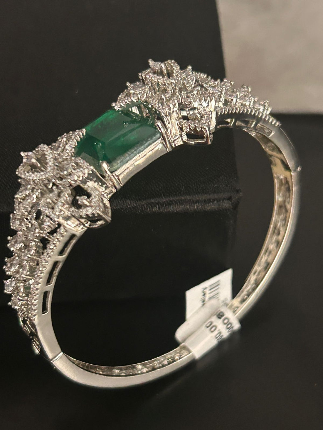 Royal Green Stone & Diamond Openable Bracelet