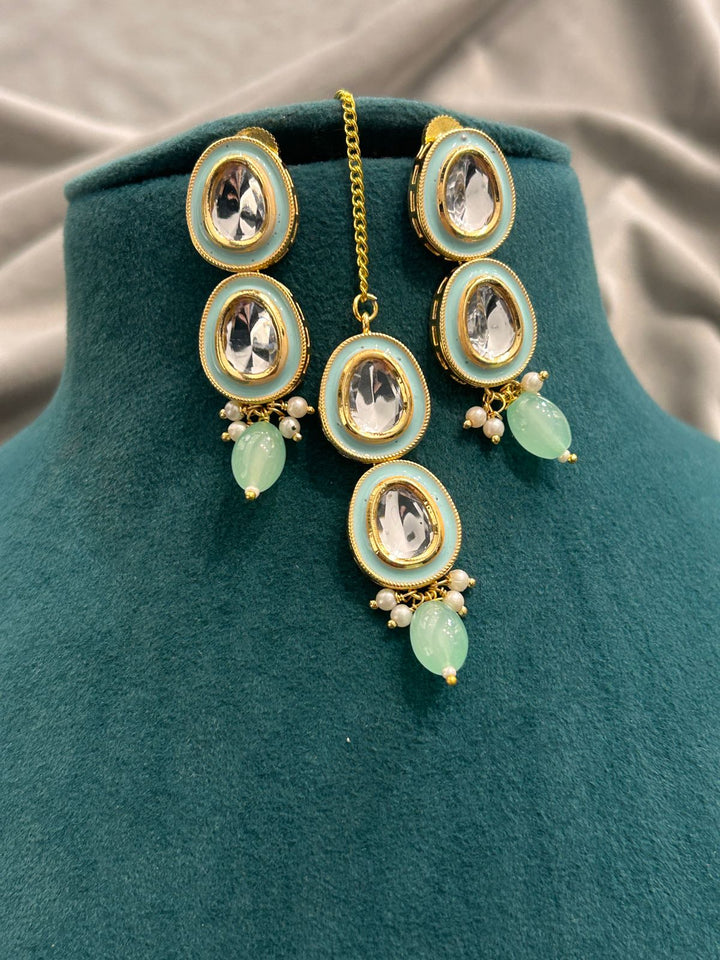 Elegant Mint Green Kundan Necklace Set with Earrings & Maang Tikka