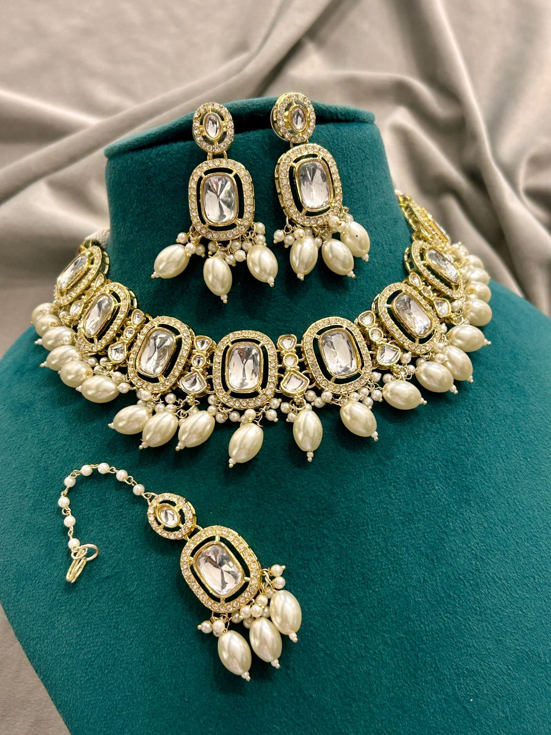 Royal Kundan Pearl Choker Necklace Set with Earrings & Maang Tikka