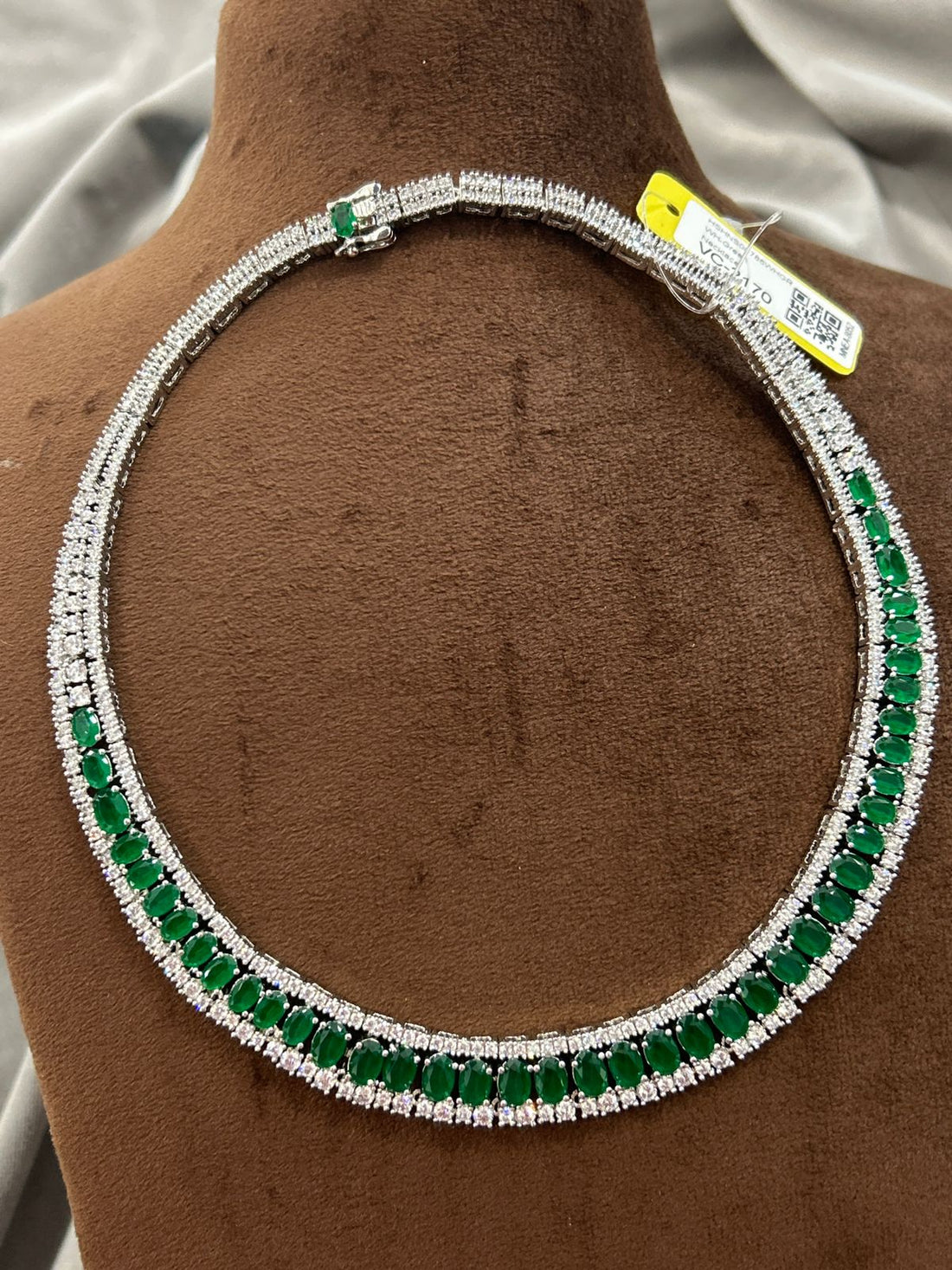 Emerald Green Diamond Choker Necklace Set