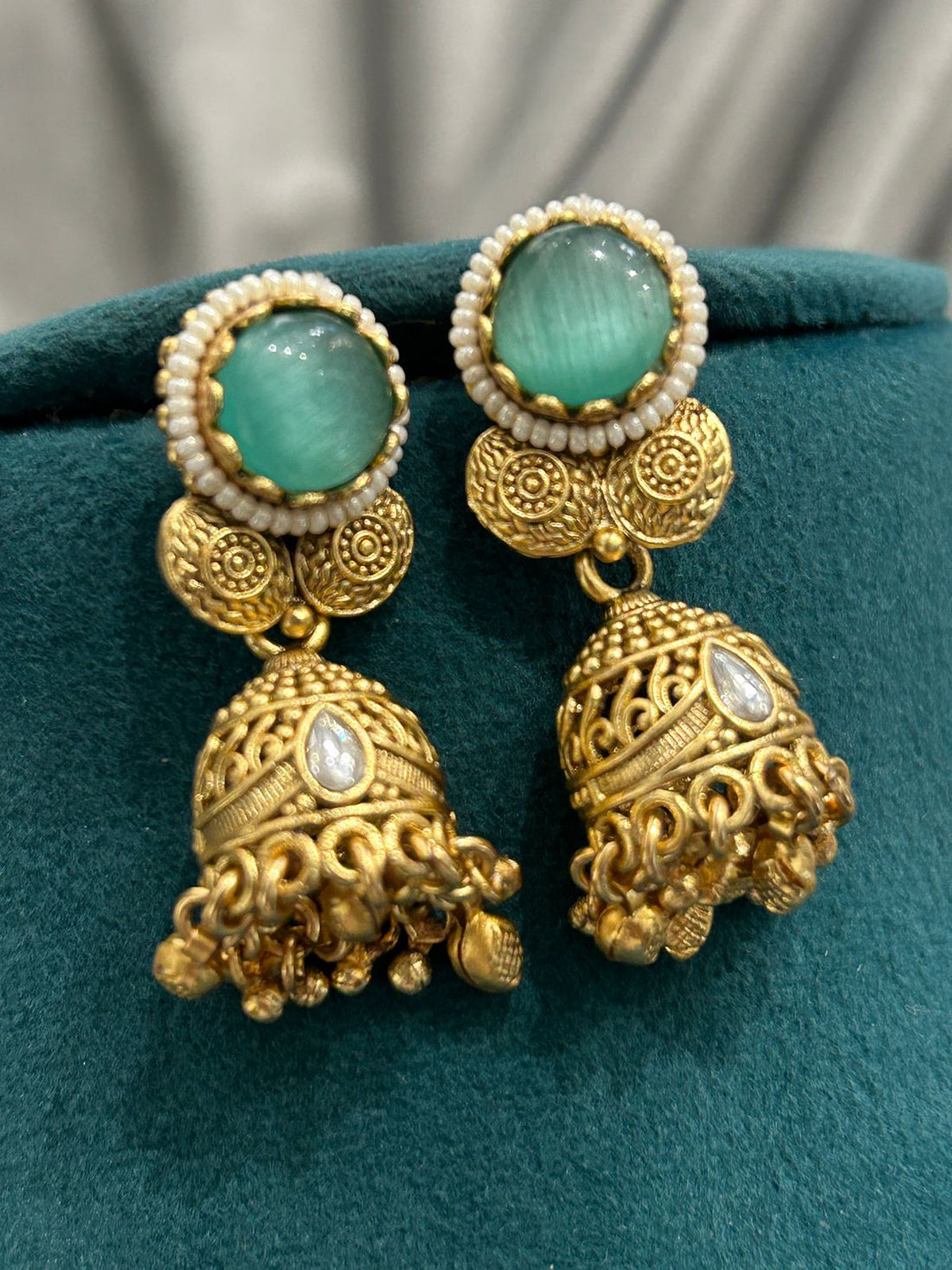 Antique Gold Necklace Set – Ruby & Green Stone Design with Jhumka Earrings