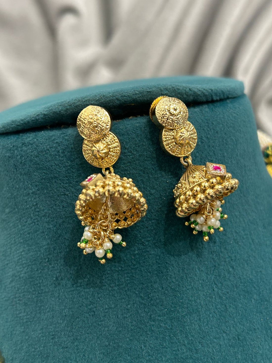 Antique Gold Coin Necklace Set – Kundan Stones with Pearl Detailing