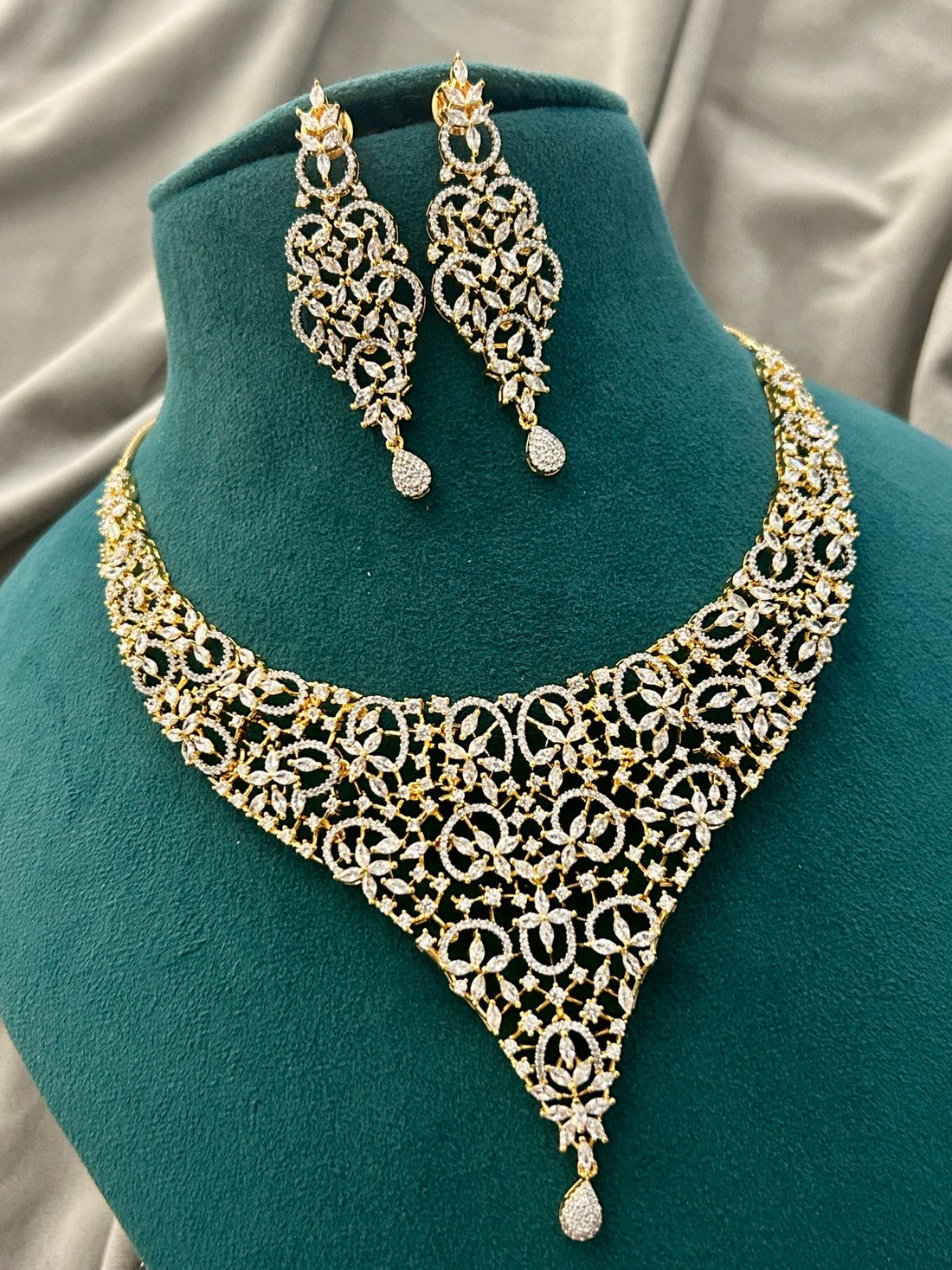 Golden Filigree Diamond Look Necklace Set