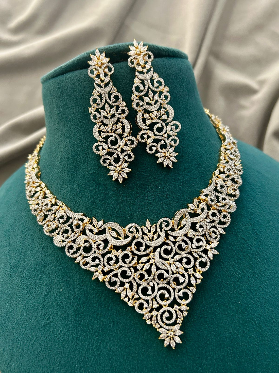 Golden Swirl Diamond Look Necklace Set