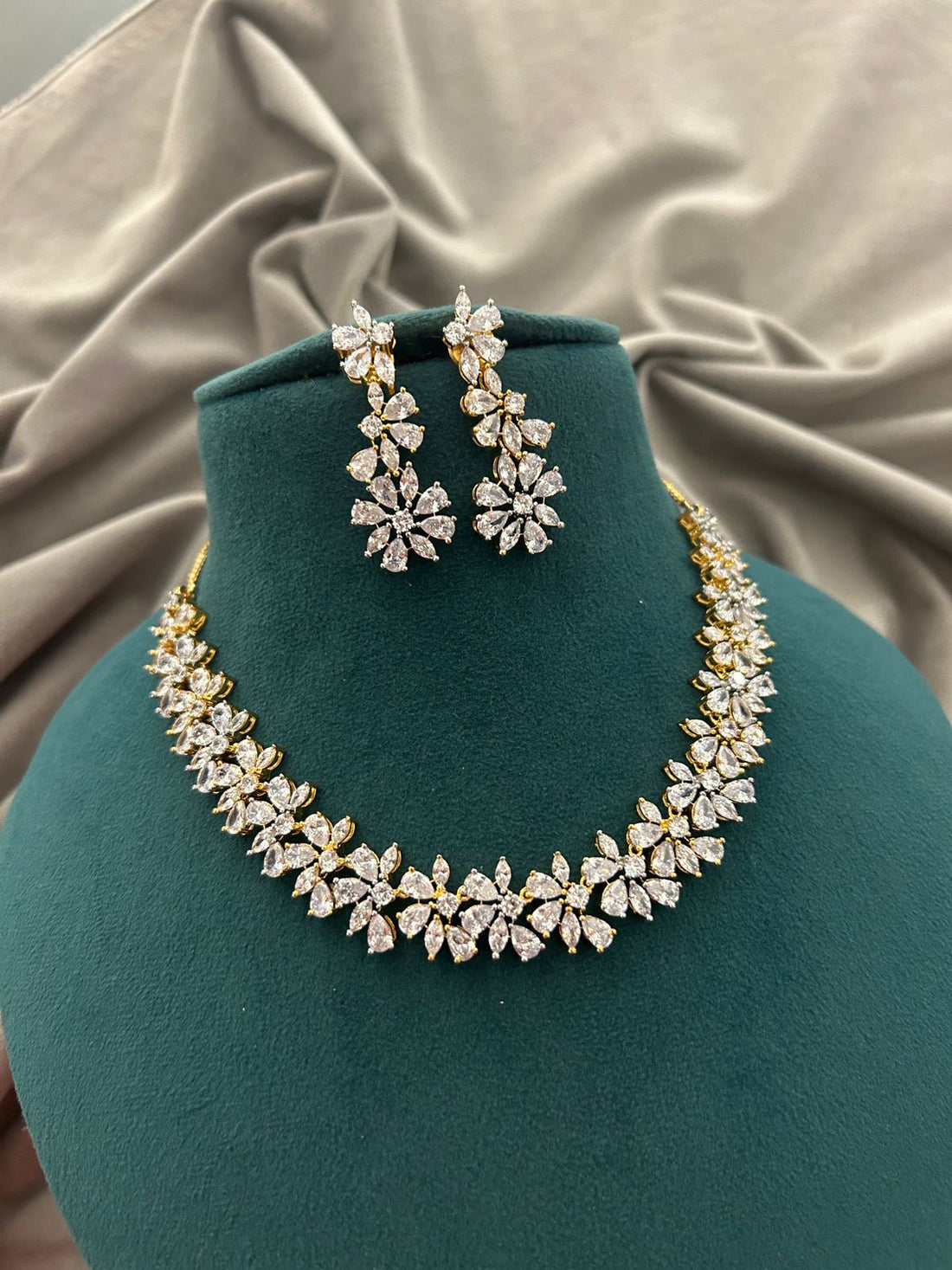 Eternal Bloom Diamond Look Necklace Set