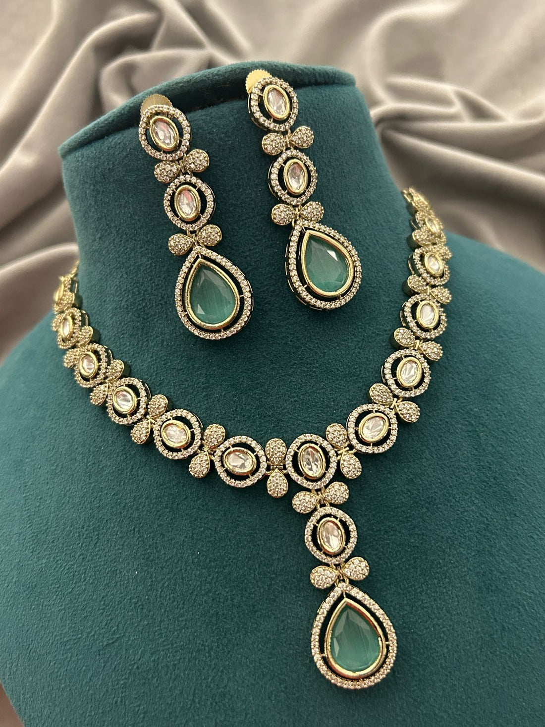 Mint Elegance Kundan Diamond Look Necklace Set