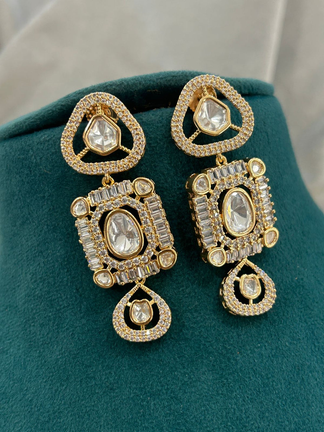 Classic Kundan Geometric Necklace Set