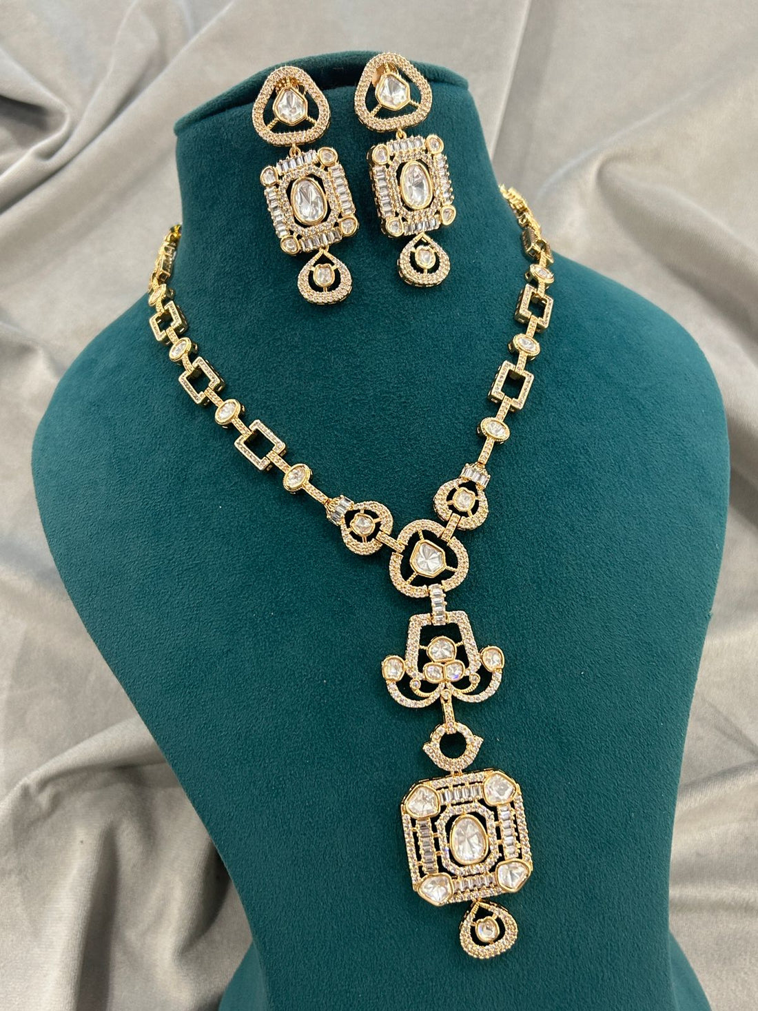 Classic Kundan Geometric Necklace Set