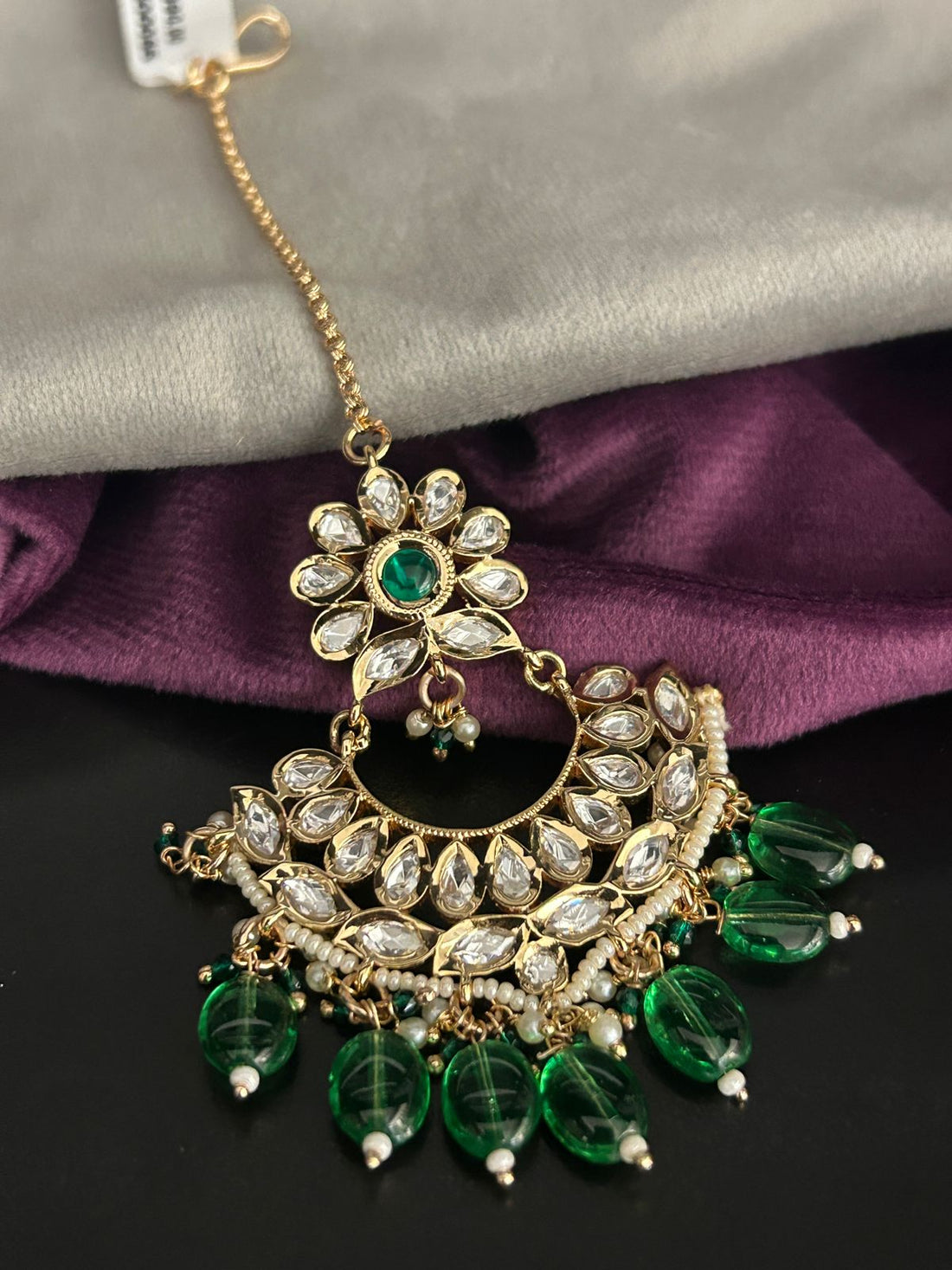 Emerald Green Kundan Maang Tikka with Pearl Detailing
