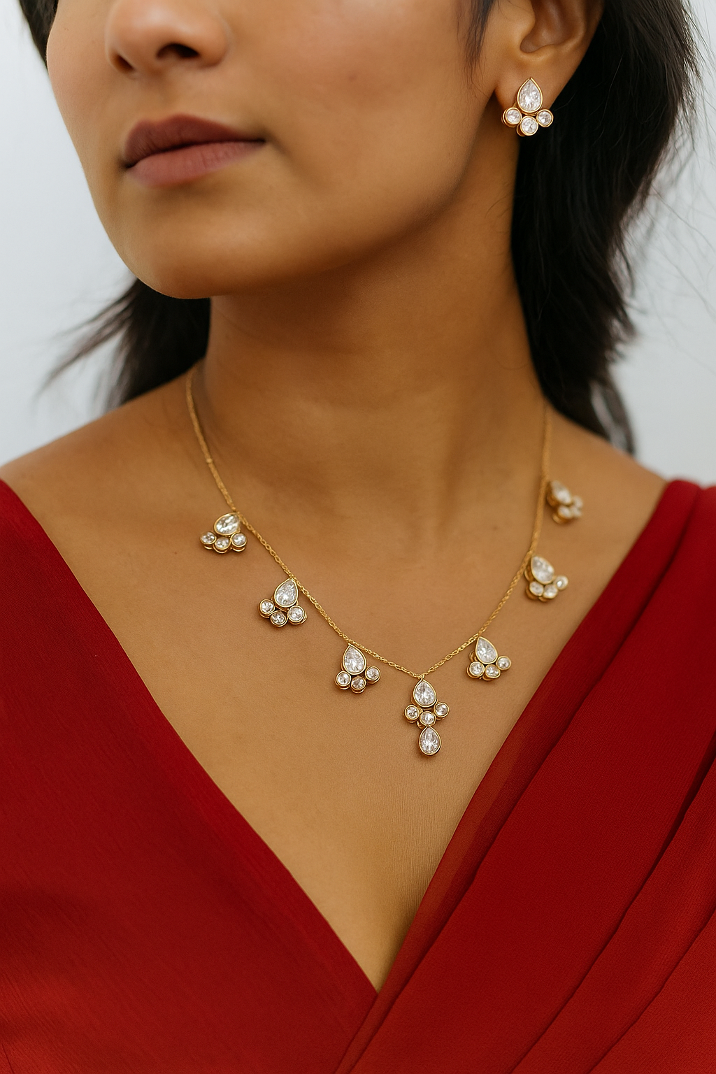 Elegant Diamond Look Teardrop Necklace Set