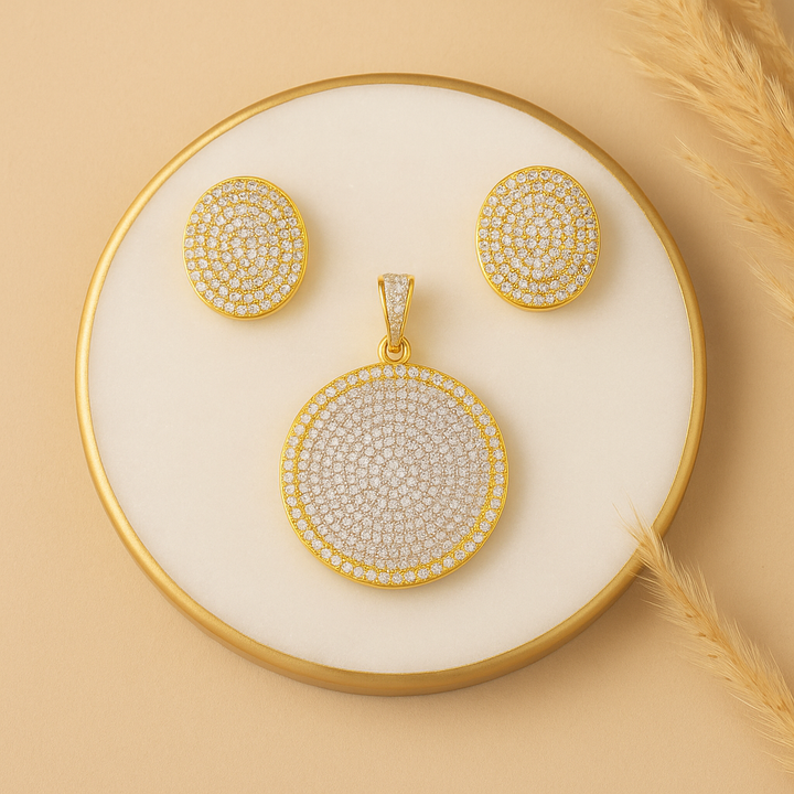 Round Full AD Diamond Pendant Set in Gold Finish