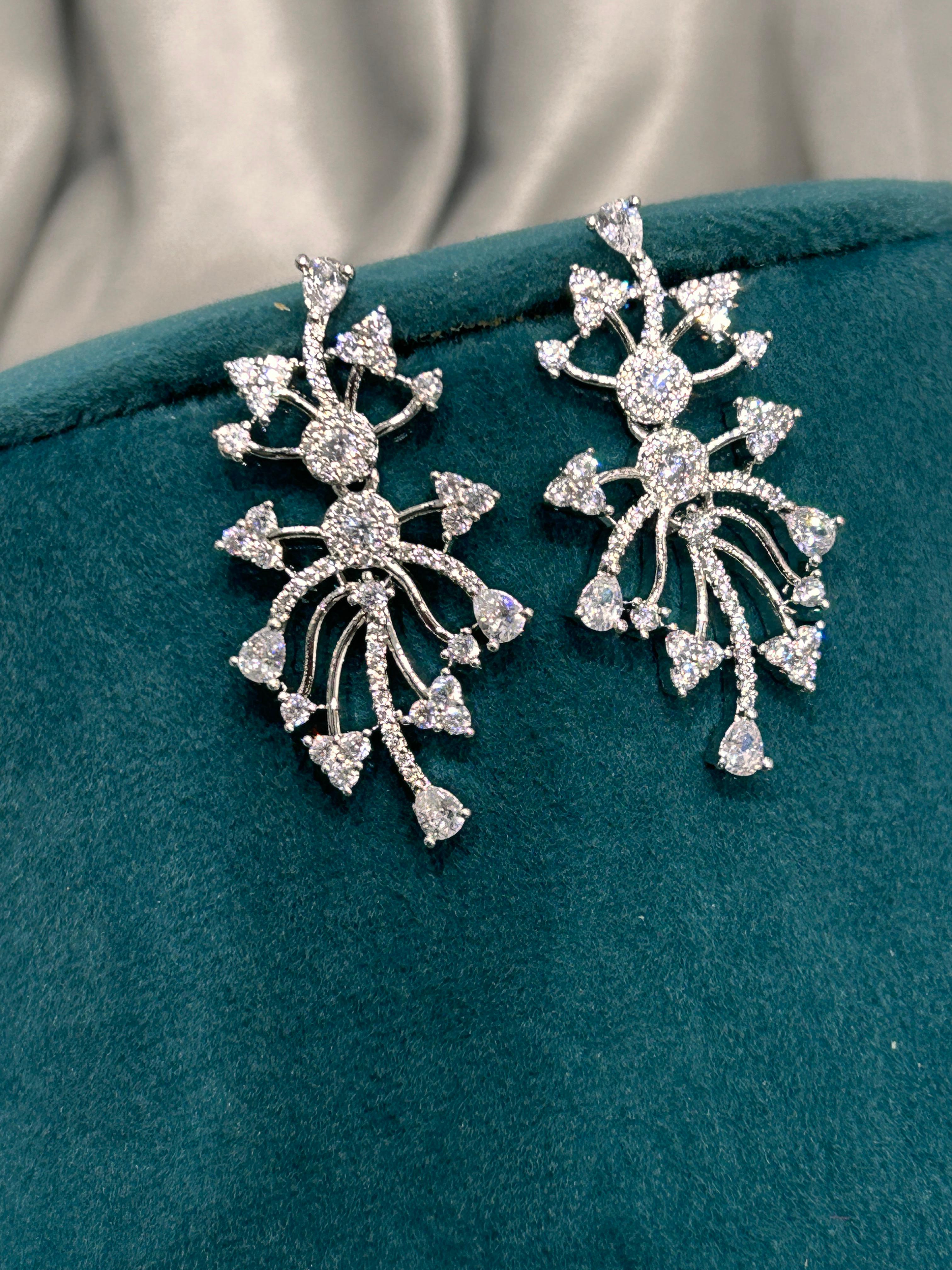 Designer Diamond Necklace Set – Unique Fan Motif in White Polish