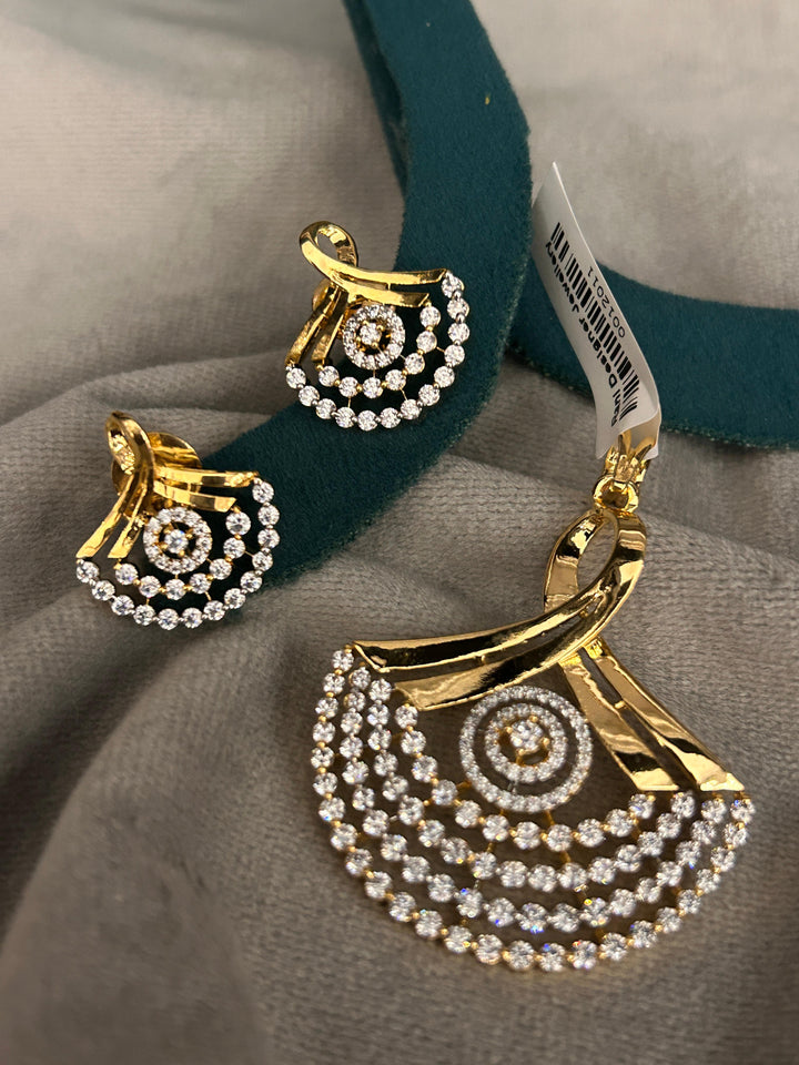 Diamond Drapes Pendant Set