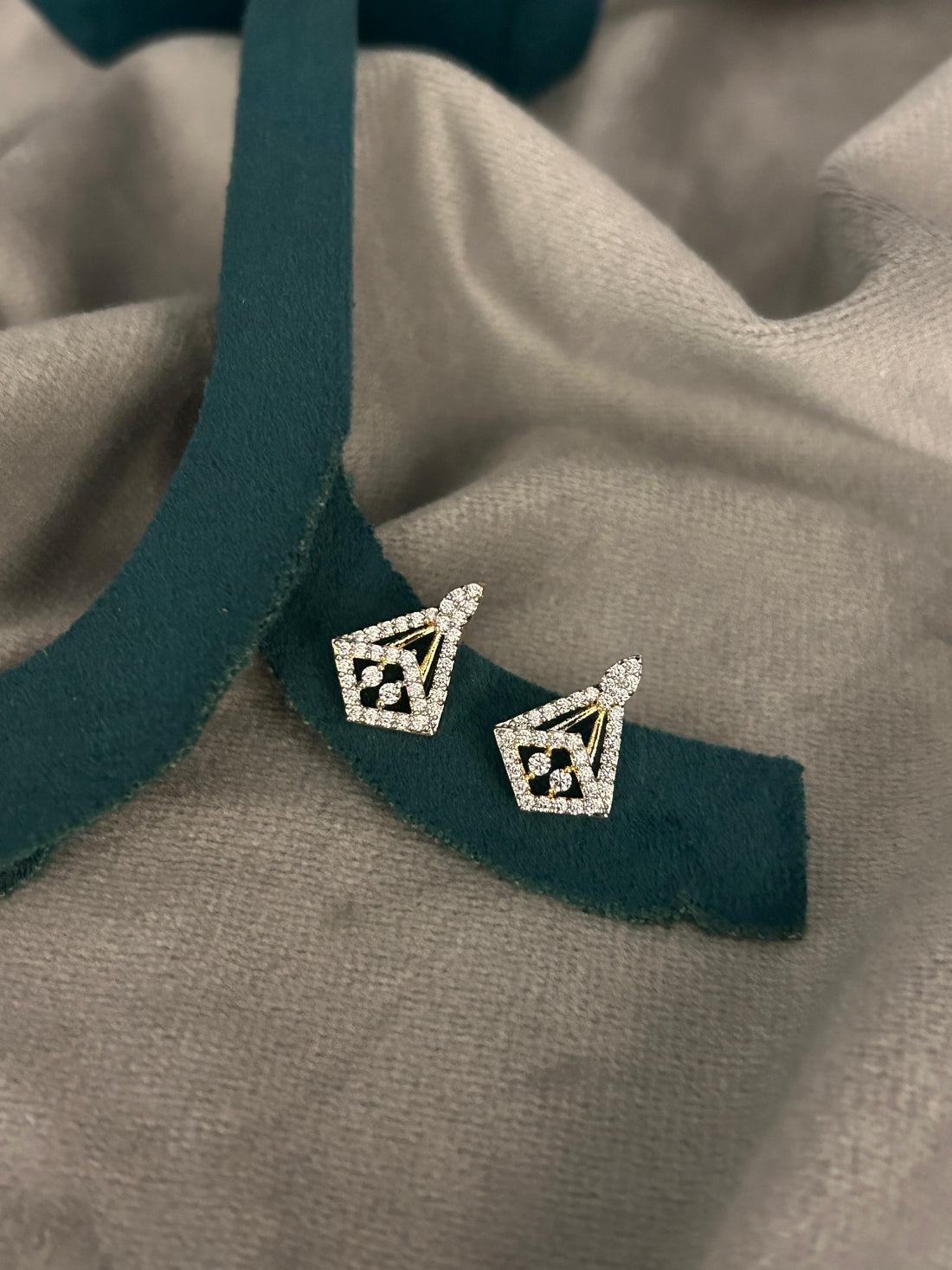 Golden Prism Diamond Pendant Set