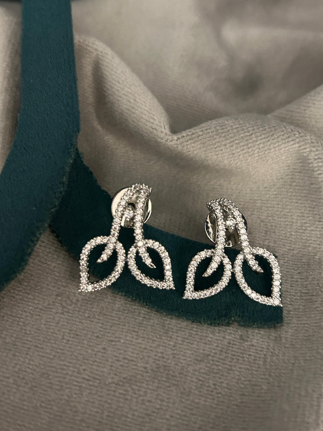 Silver Leaf Cascade Pendant Set