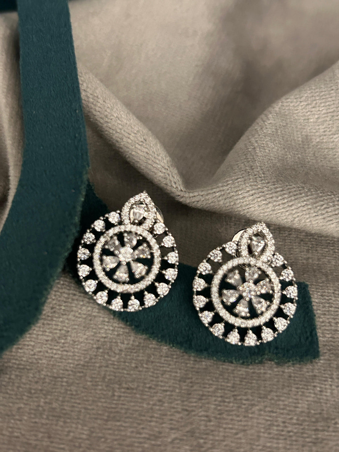 Silver Royal Radiance Pendant Set