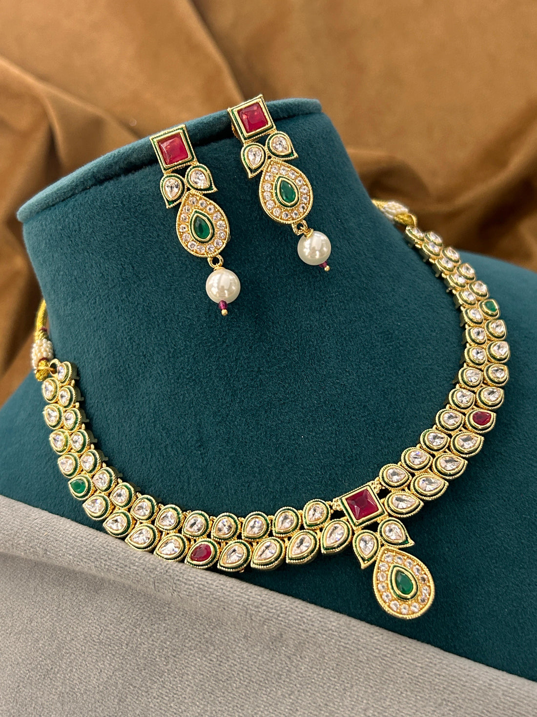 Elegant Multi-Stone Kundan Choker Set with Earrings