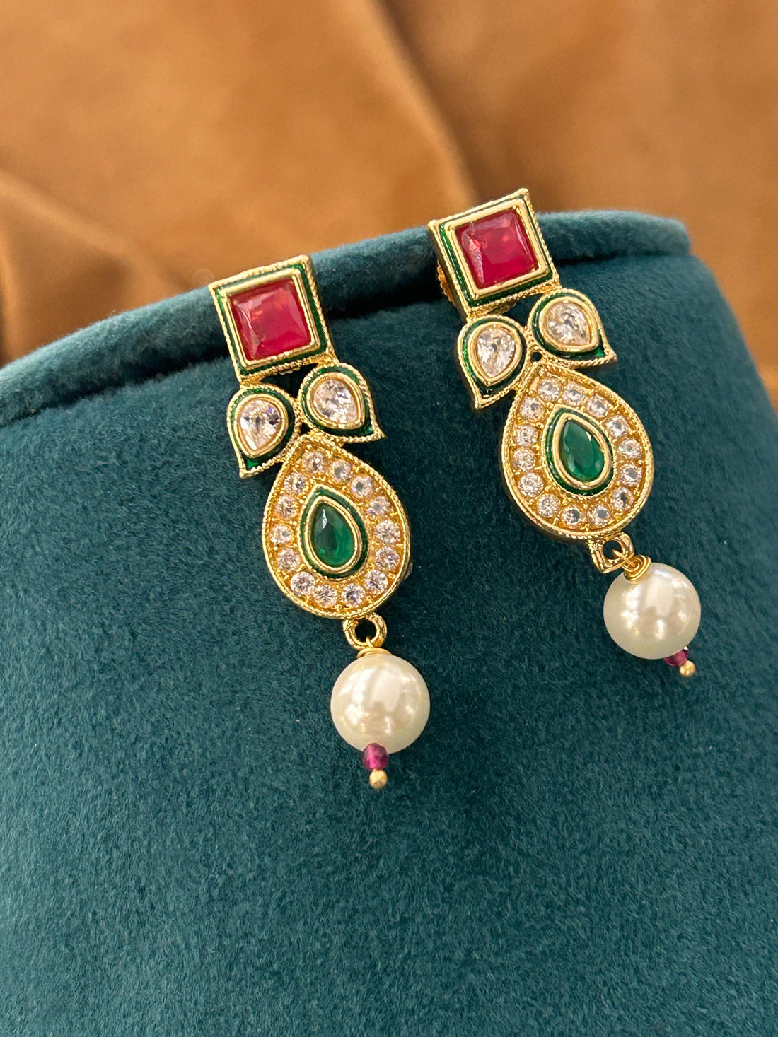 Elegant Multi-Stone Kundan Choker Set with Earrings