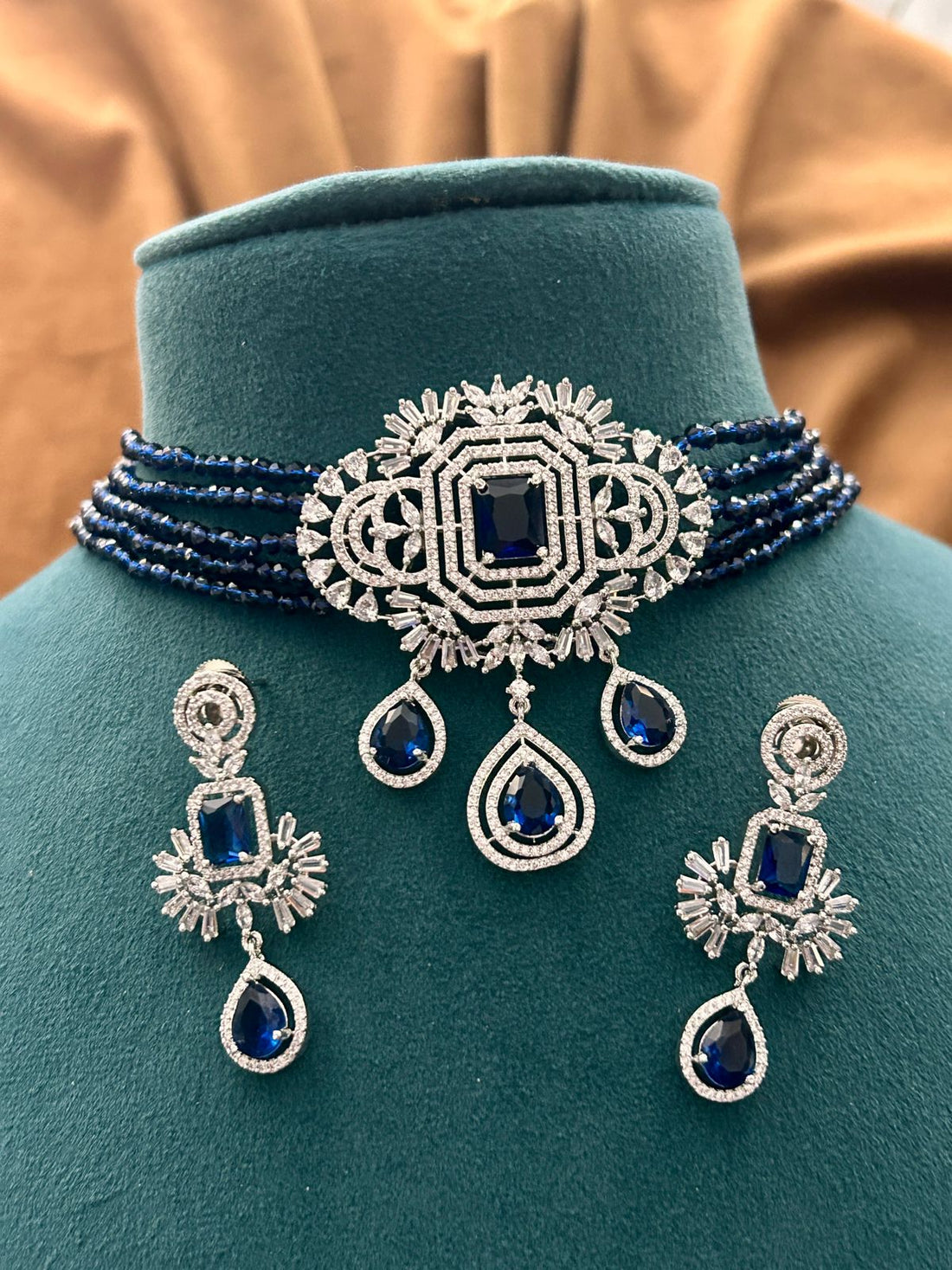 Royal Sapphire Blue Diamond Choker Set with Earrings