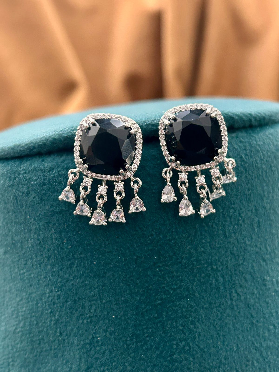 Elegant Black Stone Diamond Choker Set