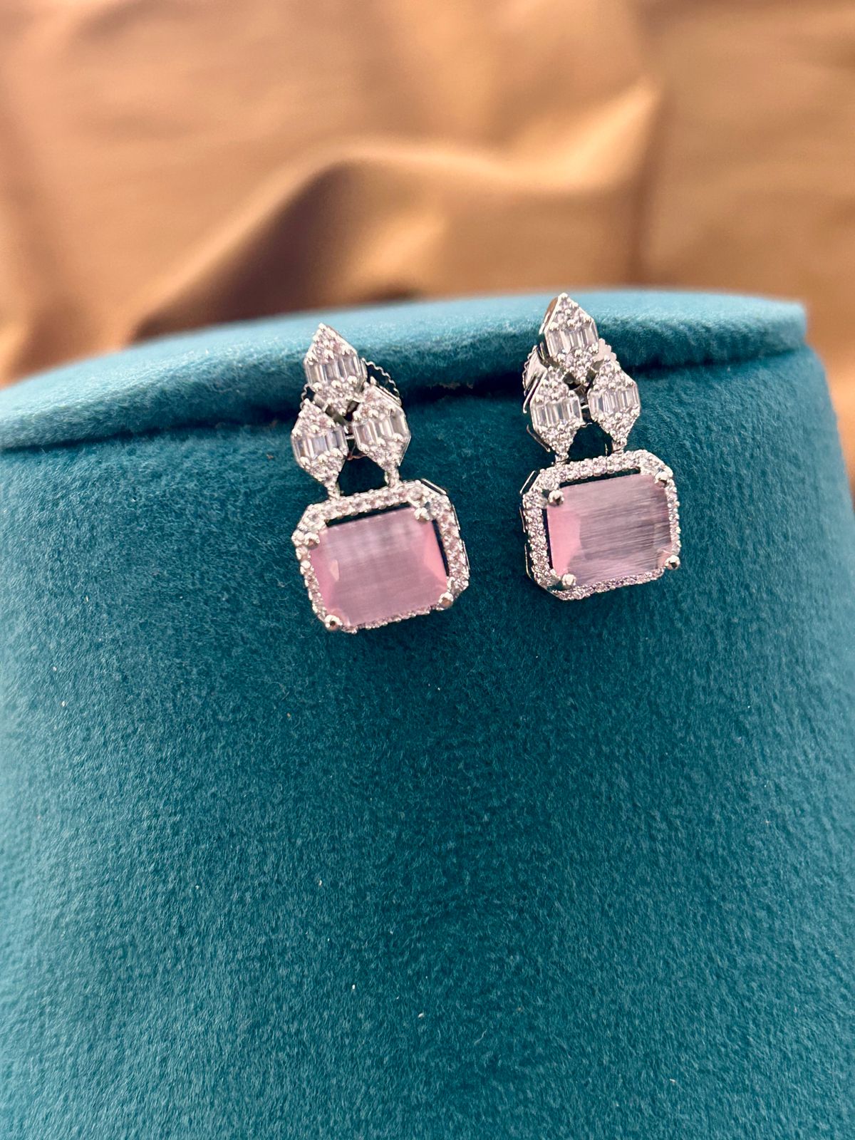 Blush Radiance Pink Diamond Choker Set