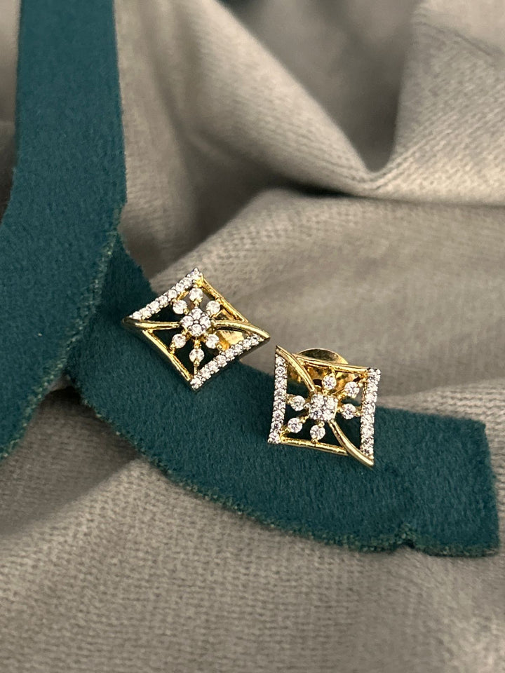 Golden Bloom Diamond Pendant Set
