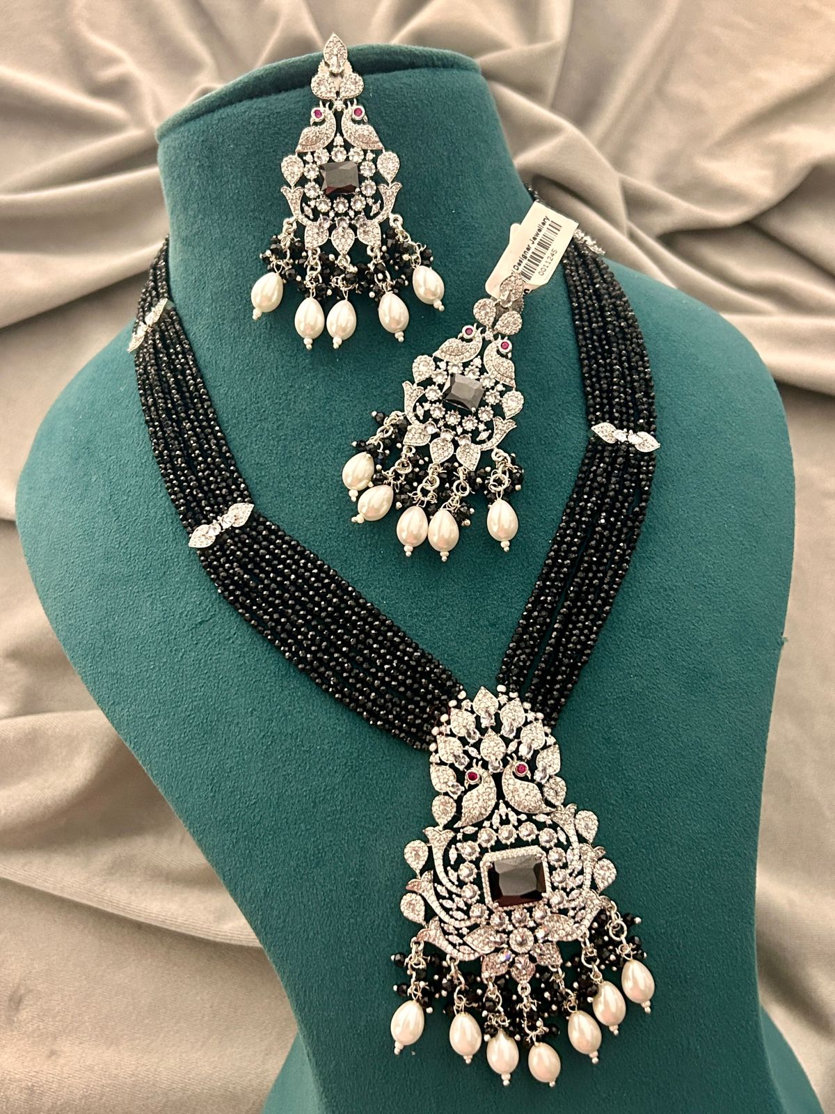 Black Beads & Diamond Look Necklace Set with Pearls – Bridal Party Wear Jewellery