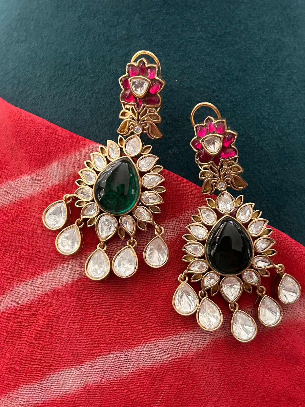 Royal Green Kundan Choker Necklace Set with Earrings & Maang Tikka