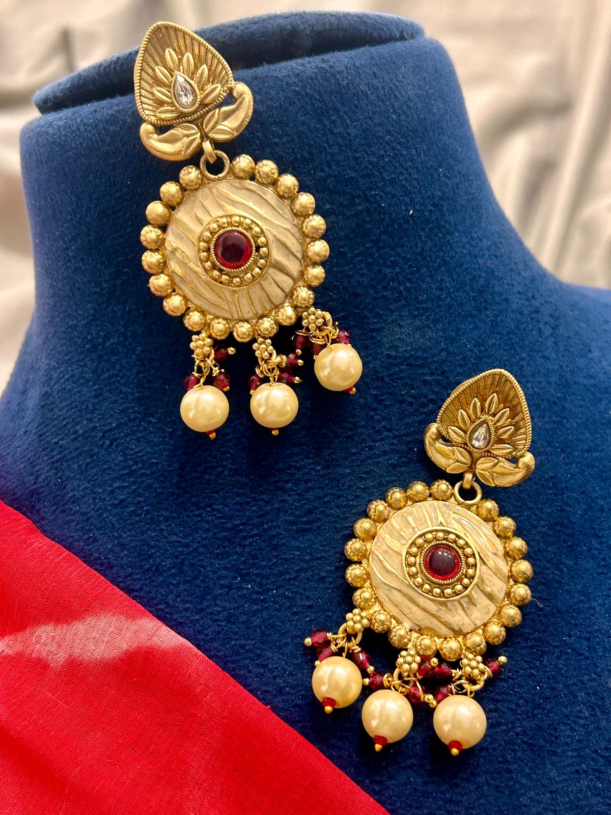 Antique Gold Round Pendant Necklace with Pearl Drops & Earrings