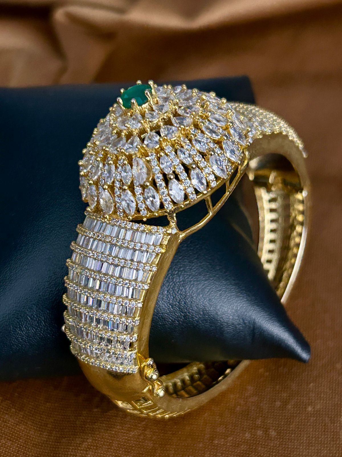 Grand Emerald & CZ Openable Bracelet