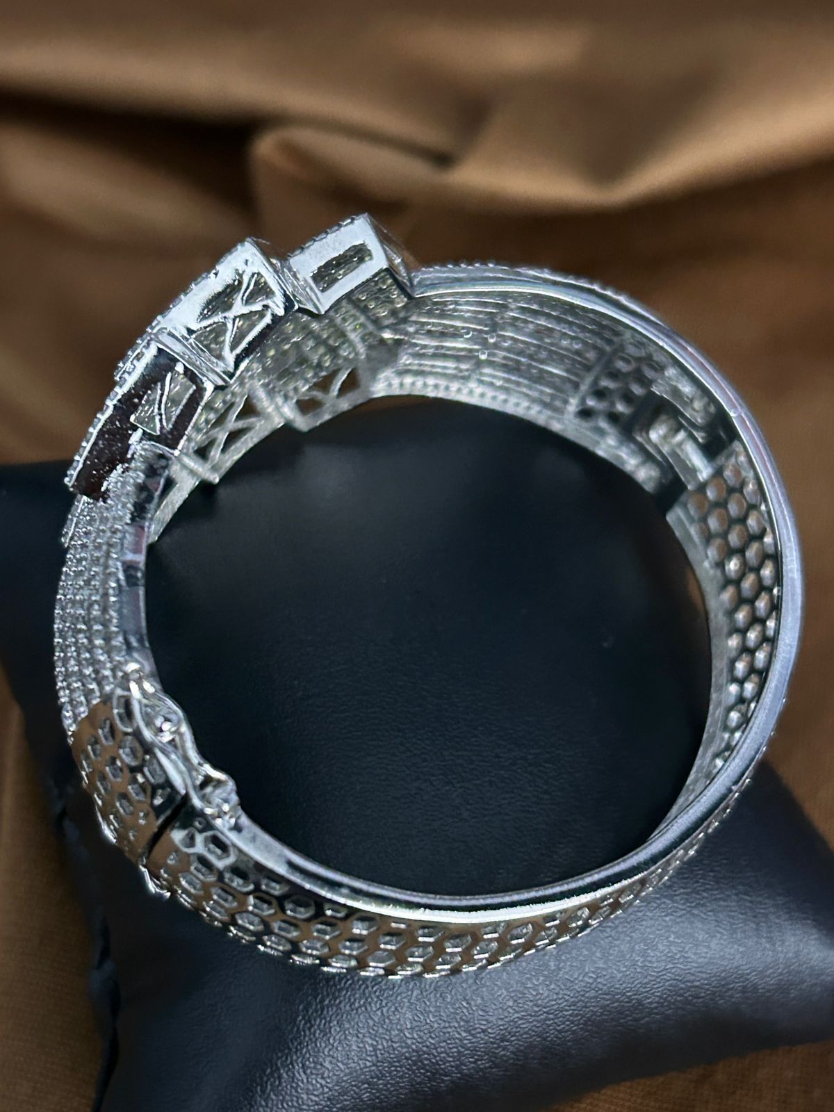 Olive Green Geometric Diamond Look Openable Bracelet