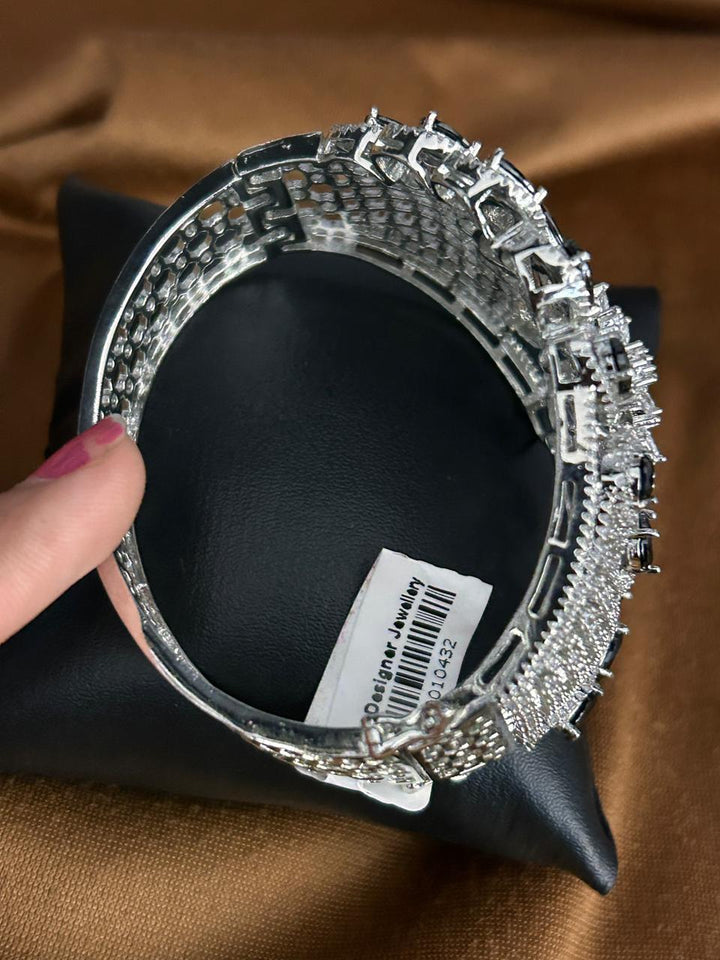 Designer Black Stone Openable Bracelet with CZ Floral Design
