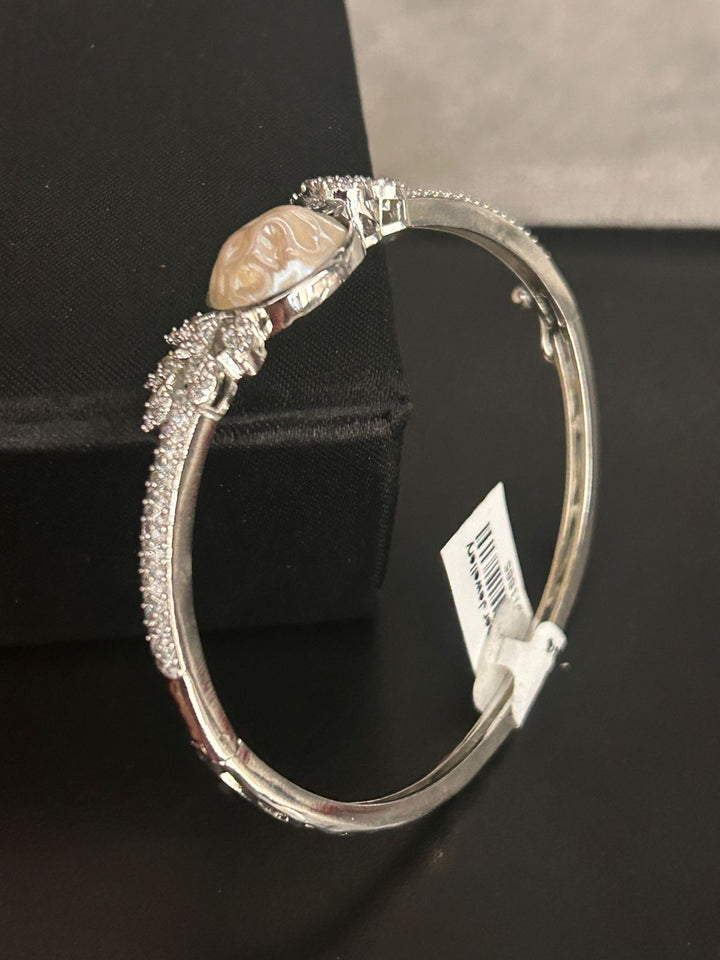 Mother of Pearl Openable Bracelet