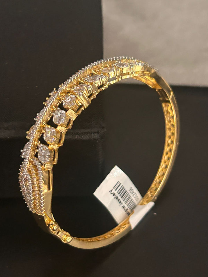 Leaf Design CZ Openable Bracelet