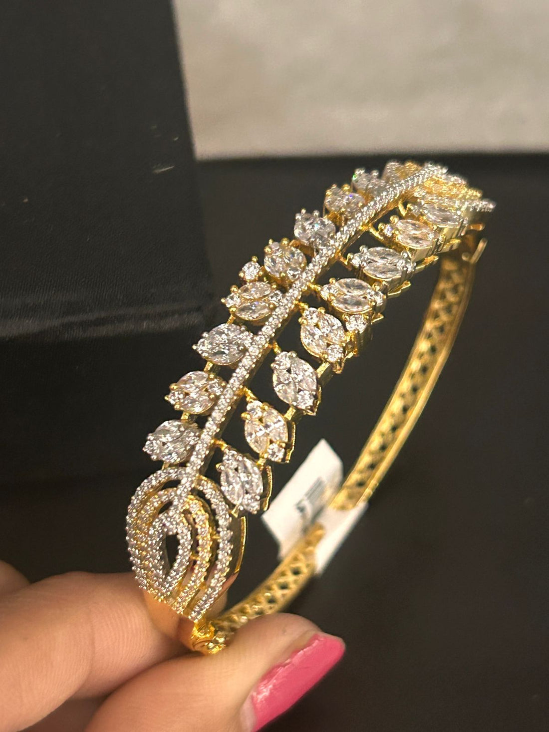 Leaf Design CZ Openable Bracelet