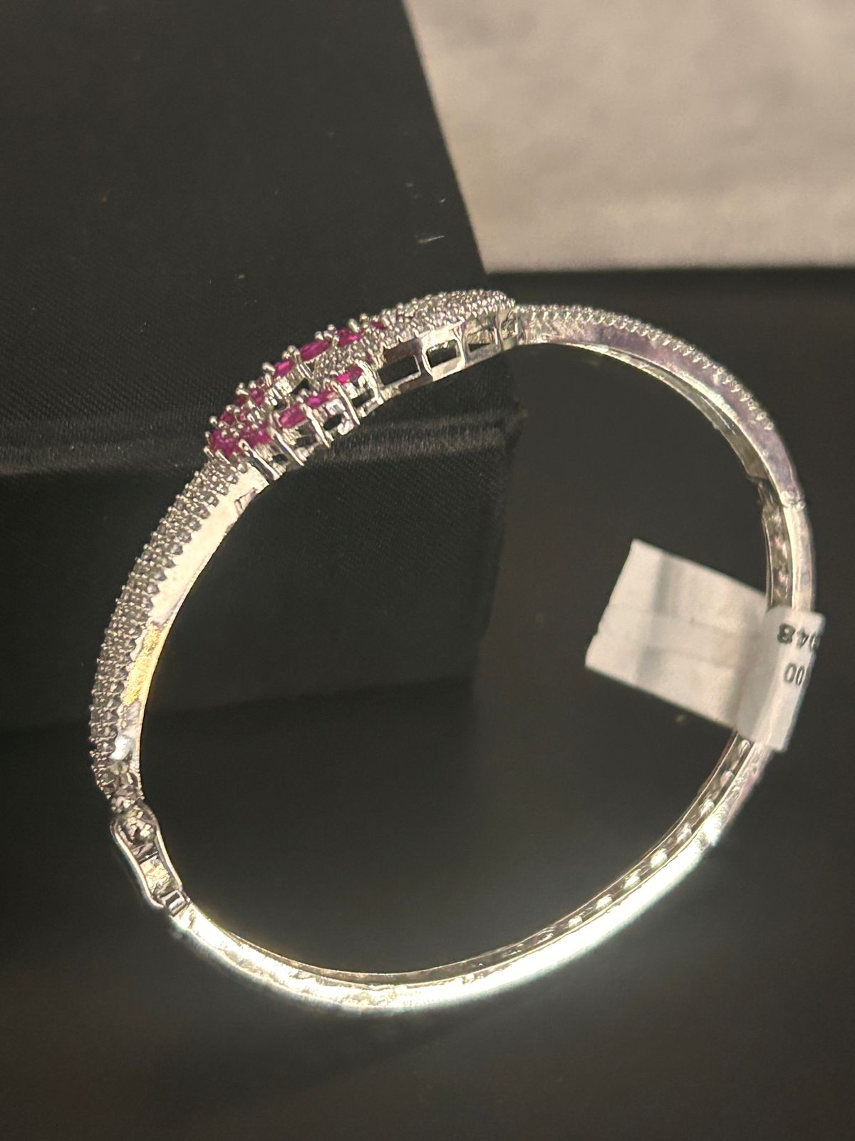 Pink Stone Circle Openable Bracelet