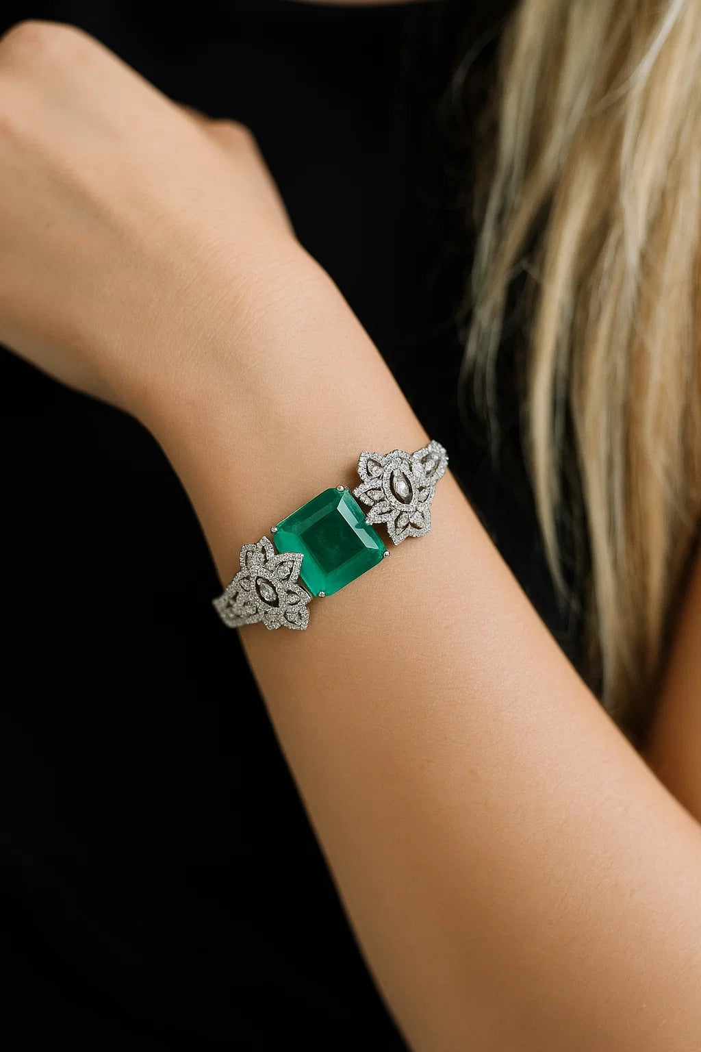Royal Green Stone & Diamond Openable Bracelet