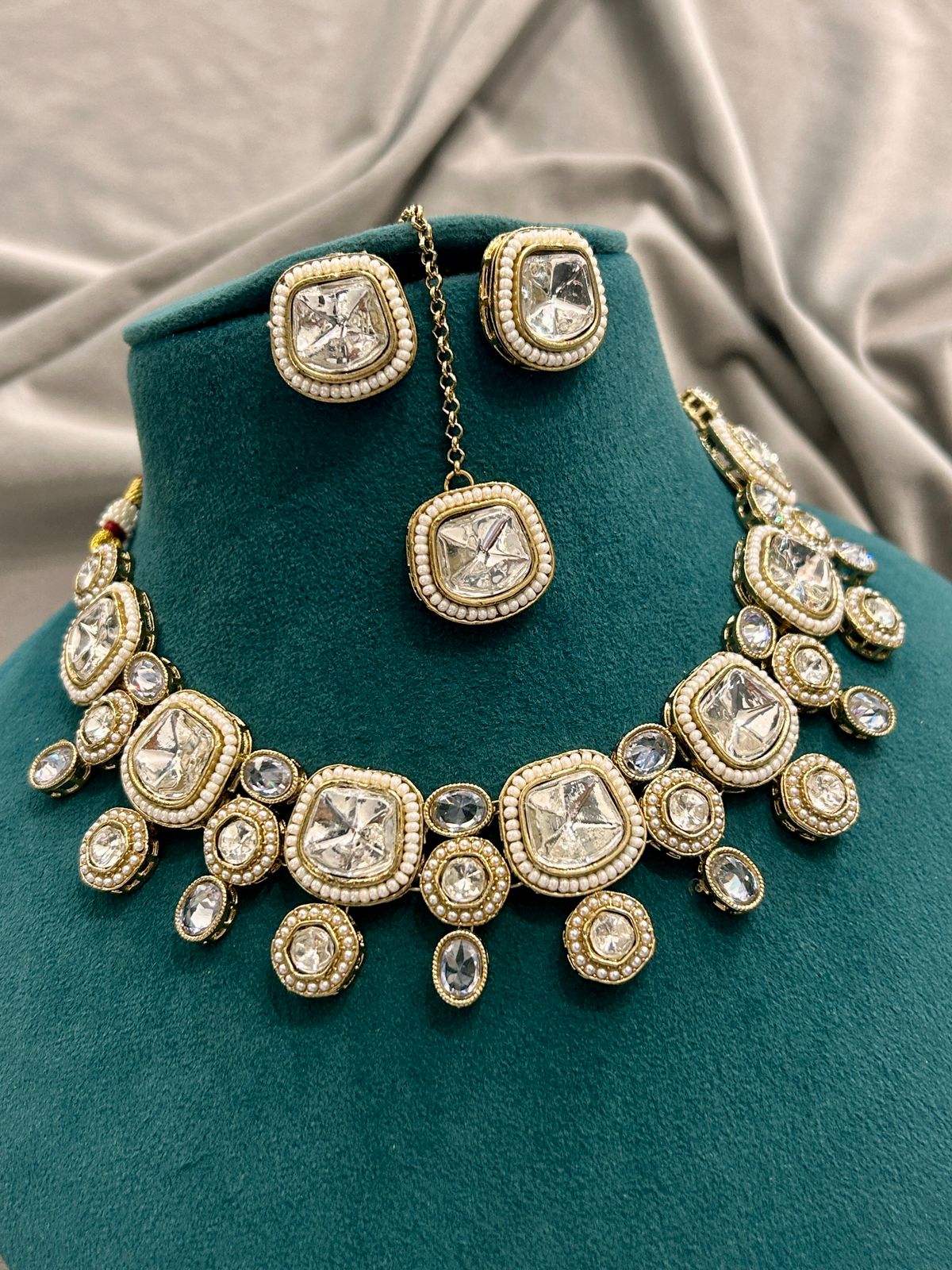 Classic Kundan Polki Necklace Set with Earrings & Maang Tikka – Bridal Jewellery