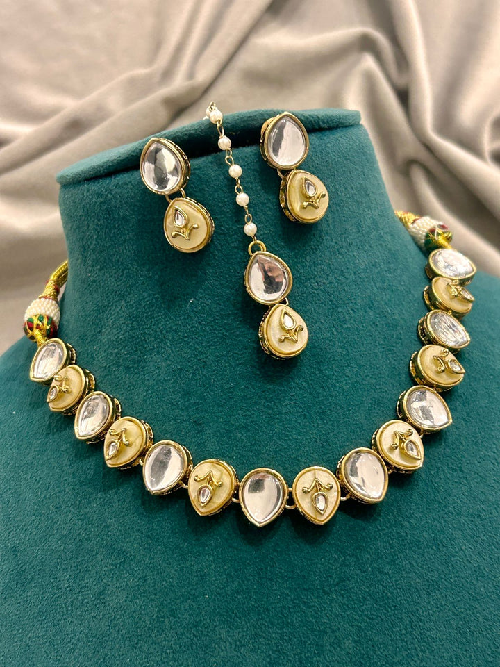 Elegant Kundan Polki Necklace Set with Earrings & Maang Tikka