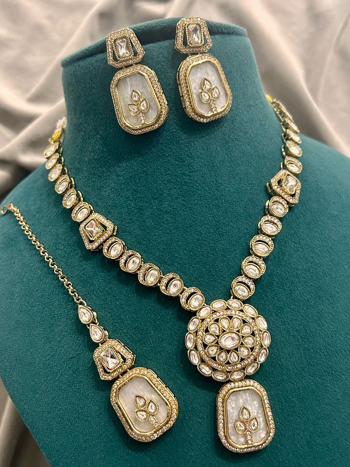 Elegant White Stone Kundan Necklace Set with Earrings & Maang Tikka